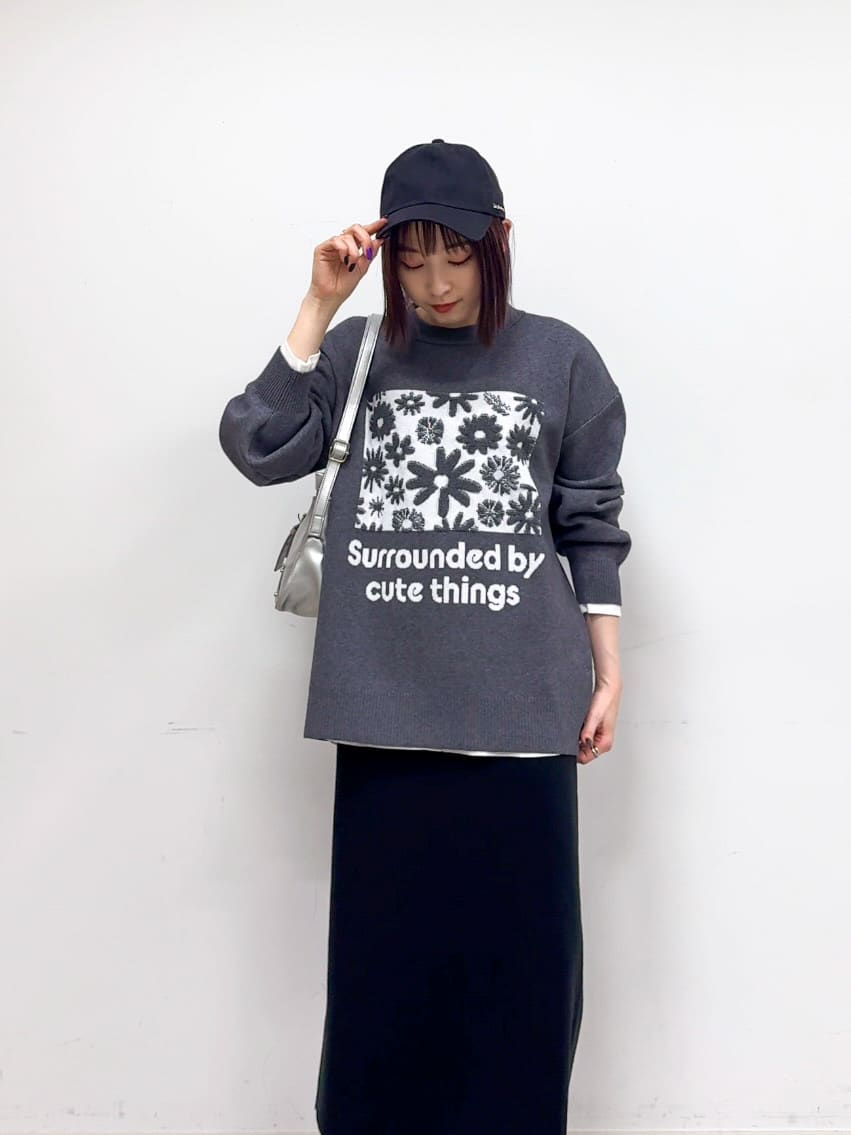 𝐜𝐡𝐢𝐤𝐚さんの「SHOO･LA･RUE｜【体型カバー】ちくちくしにくい お花ロゴジャカードスウェットライクニット」を使ったコーディネート
