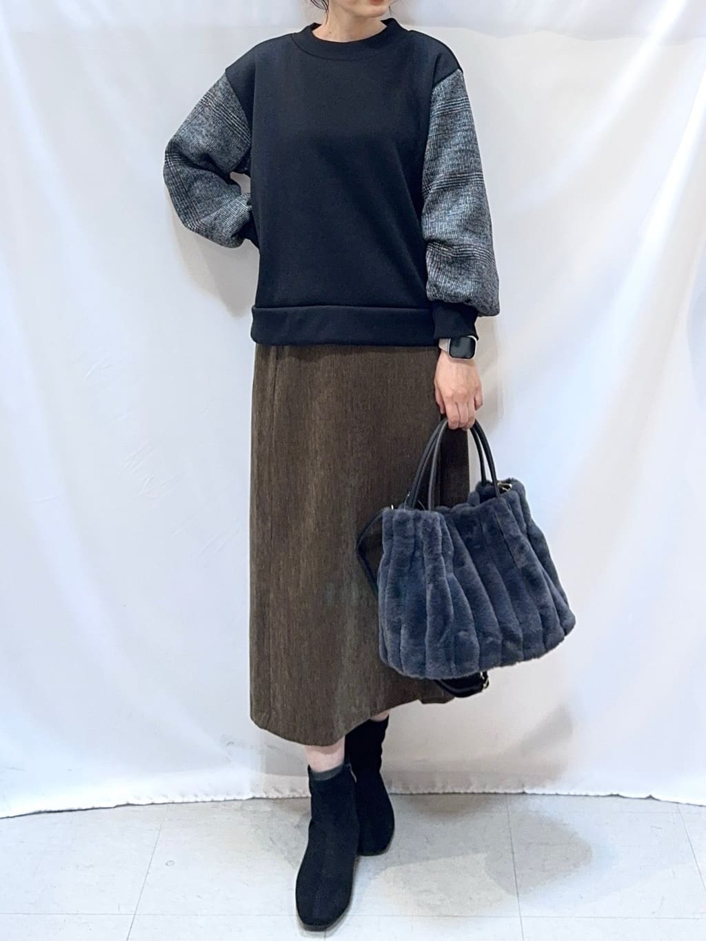 𝐇𝐢𝐫𝐨𝐦𝐢さんの「SHOO･LA･RUE｜【S-L/あったか】お袖チェック裏起毛トップス」を使ったコーディネート
