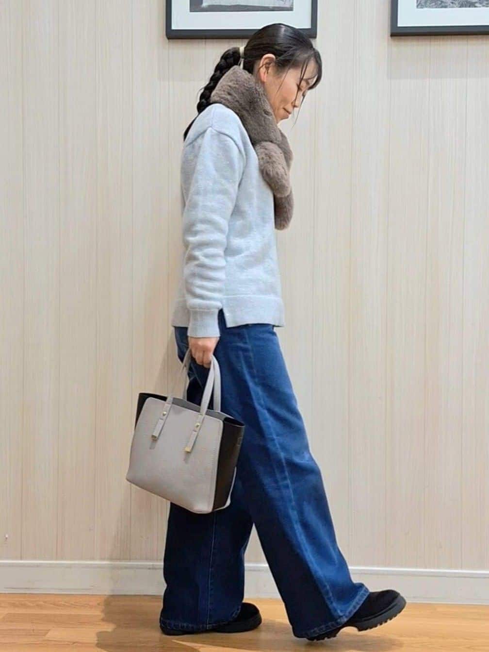 Saoさんの「SHOO･LA･RUE｜【S-LL】脚のラインを拾いにくい デニムワイドパンツ」を使ったコーディネート