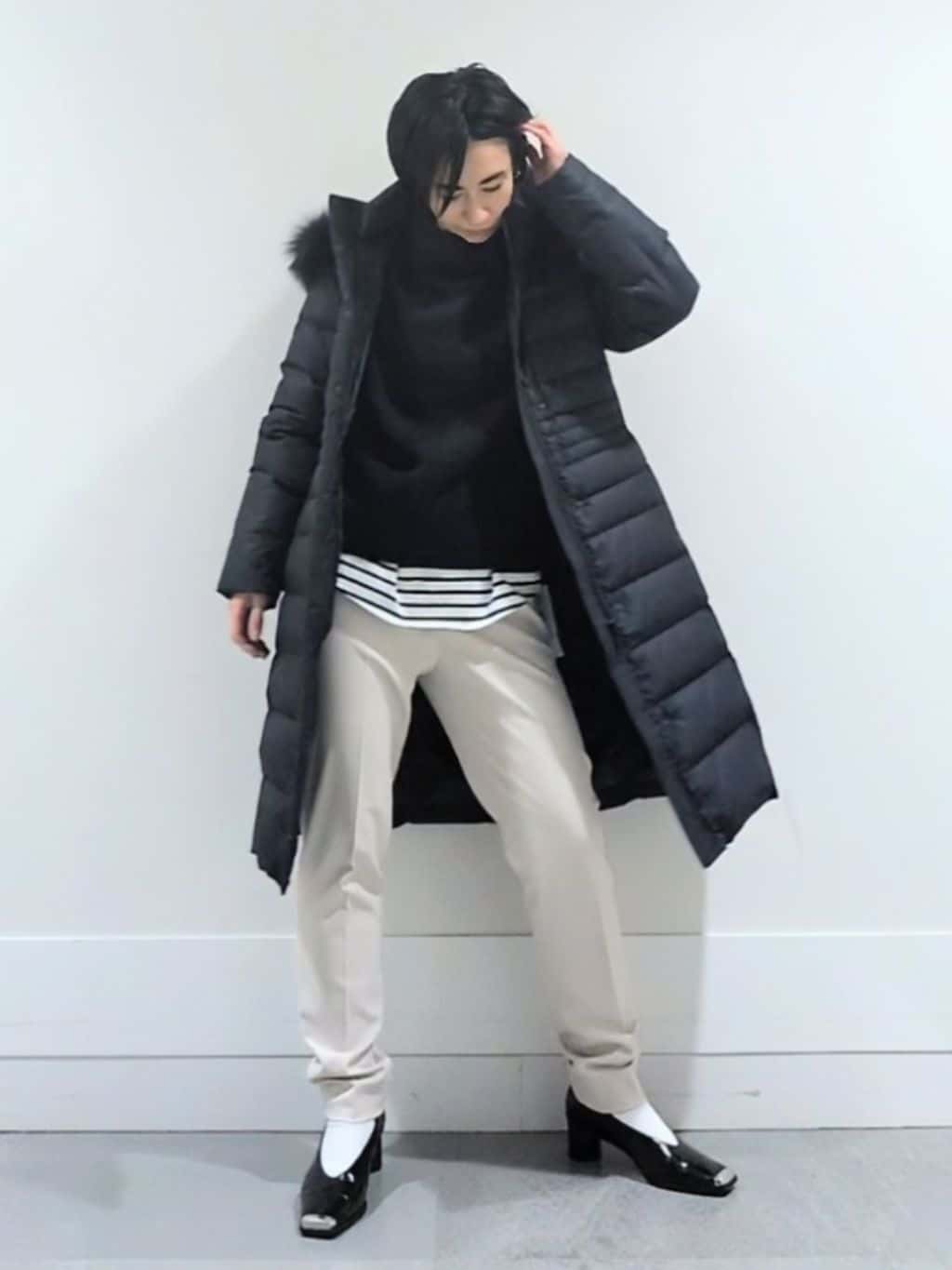 ミズタさんの「UNTITLED｜【はっ水機能/フード取り外し可/防寒】ロングダウンコート」を使ったコーディネート