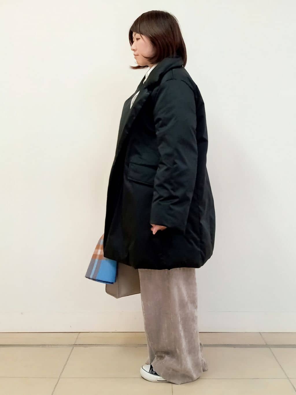 emiさんの「DRESSTERIOR｜ソフト別珍イージーパンツ」を使ったコーディネート