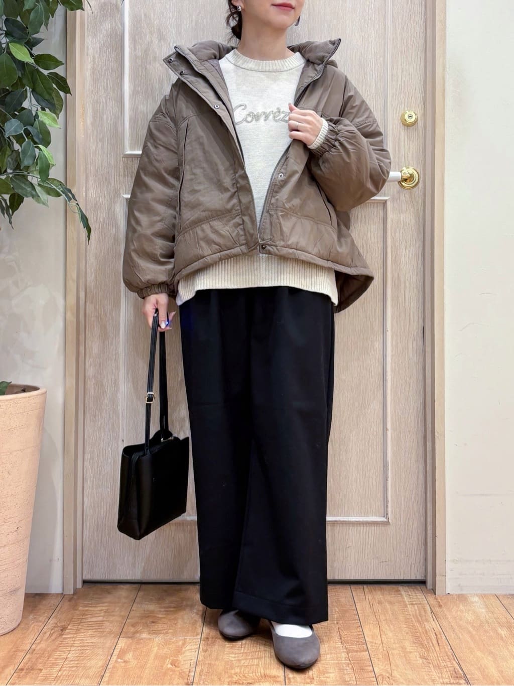 なみさんの「SHOO･LA･RUE｜【S-LL/洗濯機可】ふわふわがやみつきになる柔らかさ スウェットライクロゴニット」を使ったコーディネート
