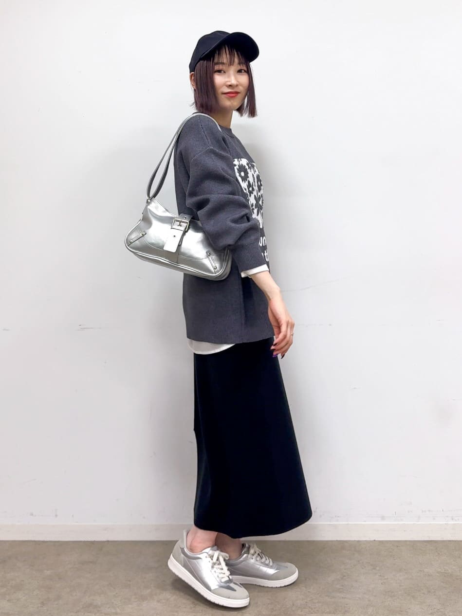 𝐜𝐡𝐢𝐤𝐚さんの「SHOO･LA･RUE｜【体型カバー】ちくちくしにくい お花ロゴジャカードスウェットライクニット」を使ったコーディネート