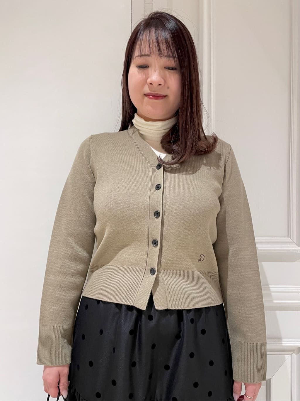 minowaさんの「DRESSTERIOR｜ミラノリブカーディガン」を使ったコーディネート