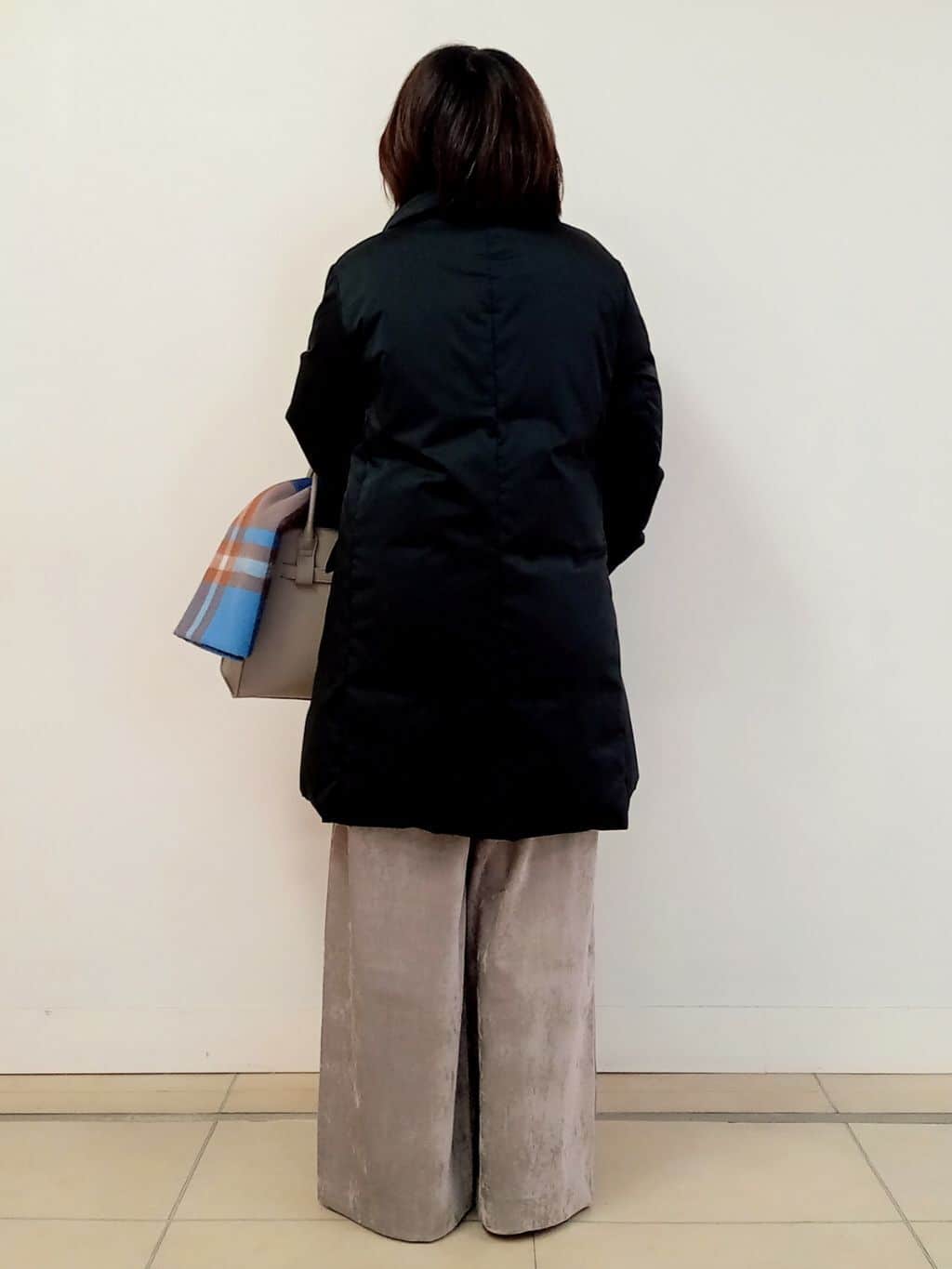 emiさんの「DRESSTERIOR｜ソフト別珍イージーパンツ」を使ったコーディネート