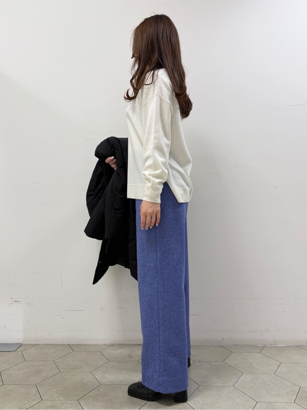 kahoさんの「INDIVI｜【褒められパンツ／ウール混】ウォームウール ワイドパンツ」を使ったコーディネート