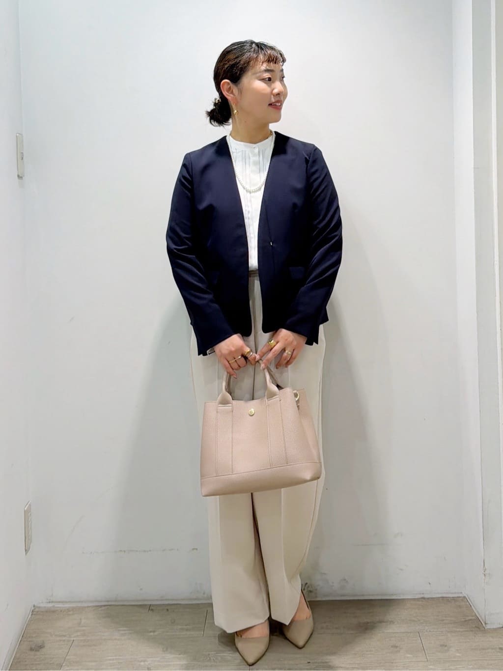 sumicaさんの「OPAQUE.CLIP｜《通勤／セットアップ対応》 パイピングVネックジャケット【洗濯機OK】」を使ったコーディネート