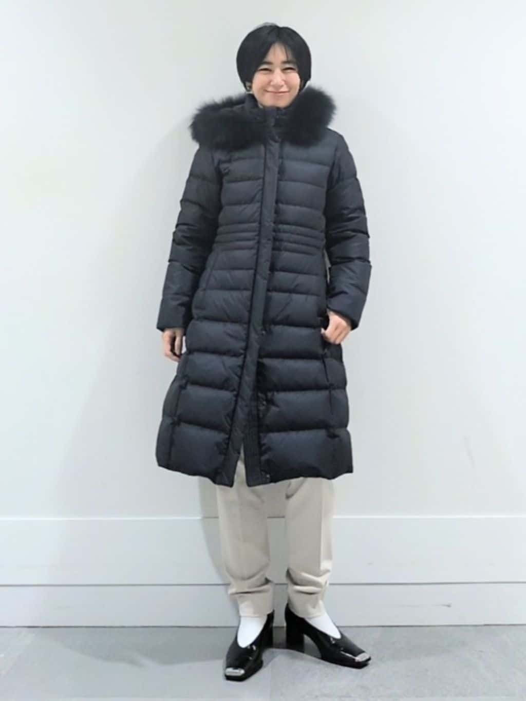 ミズタさんの「UNTITLED｜【はっ水機能/フード取り外し可/防寒】ロングダウンコート」を使ったコーディネート