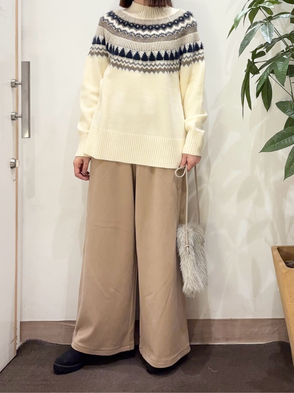 宗形さんの「SHOO･LA･RUE｜【洗濯機可/S-LL】配色が大人かわいい　フェアアイル柄求心ニット」を使ったコーディネート