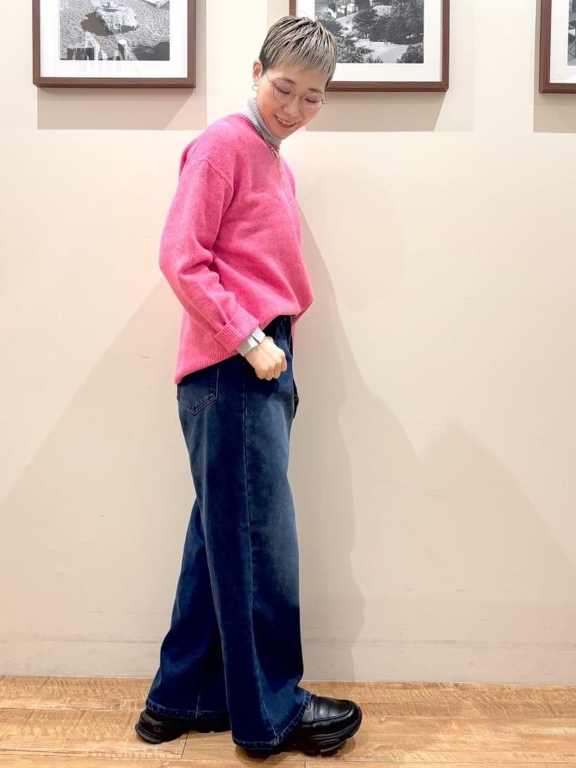 Ayumiさんの「SHOO･LA･RUE｜【S-LL】脚のラインを拾いにくい デニムワイドパンツ」を使ったコーディネート