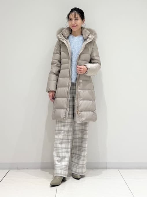 kayoさんの「INDIVI｜【名品／撥水／抗菌防臭】ロング丈リサイクルダウンコート」を使ったコーディネート