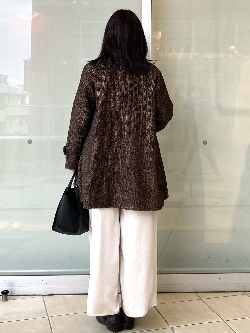 Jeanさんの「OPAQUE.CLIP｜ヘリンボーンステンカラーコート」を使ったコーディネート