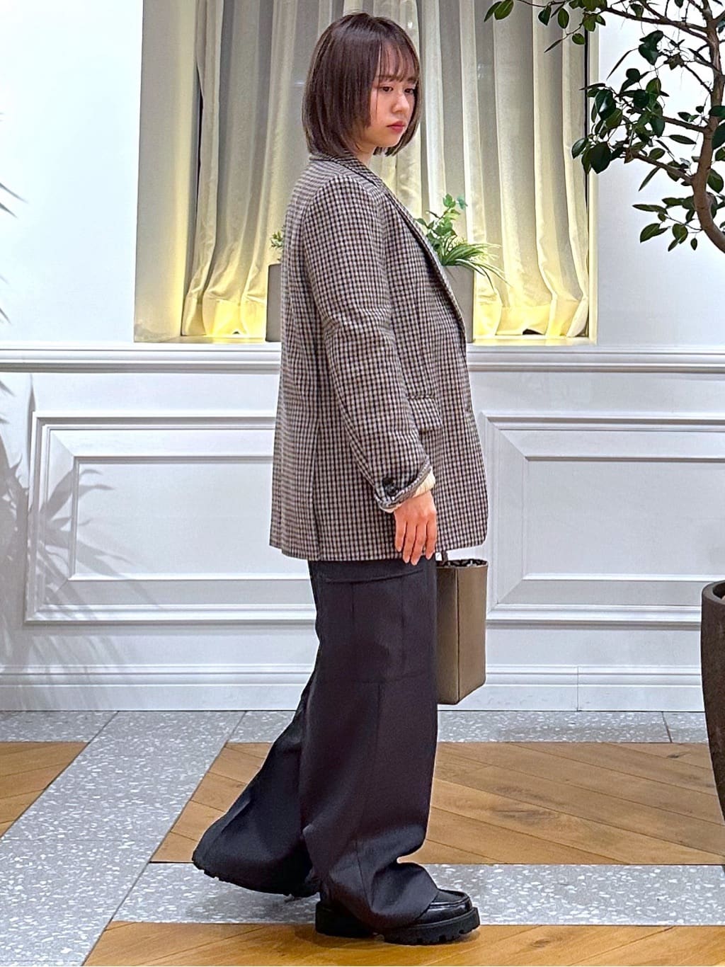 なべこさんの「DRESSTERIOR｜アルパカブレンドVネックニット」を使ったコーディネート