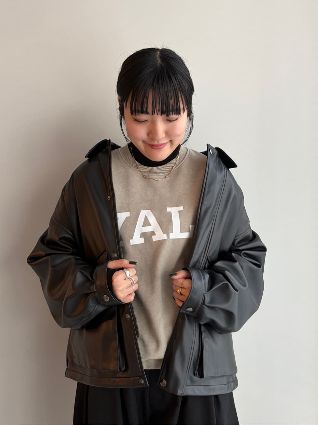 Akutagawaさんの「tk.TAKEO KIKUCHI｜YALEロゴスウェット」を使ったコーディネート