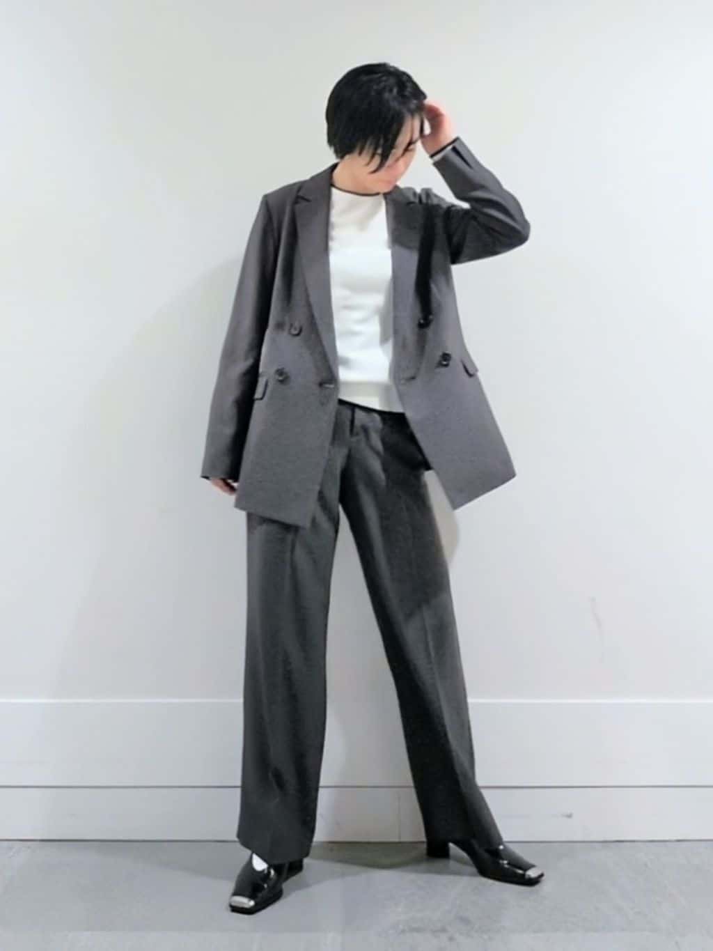 ミズタさんの「UNTITLED｜【新色追加/セットアップ可】エアリー ダブルブレストジャケット」を使ったコーディネート