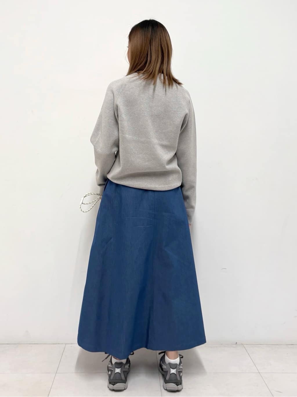 Nishijimaさんの「DRESSTERIOR｜【接触冷感/吸水速乾】クールタッチ デニムライク タックスカート」を使ったコーディネート
