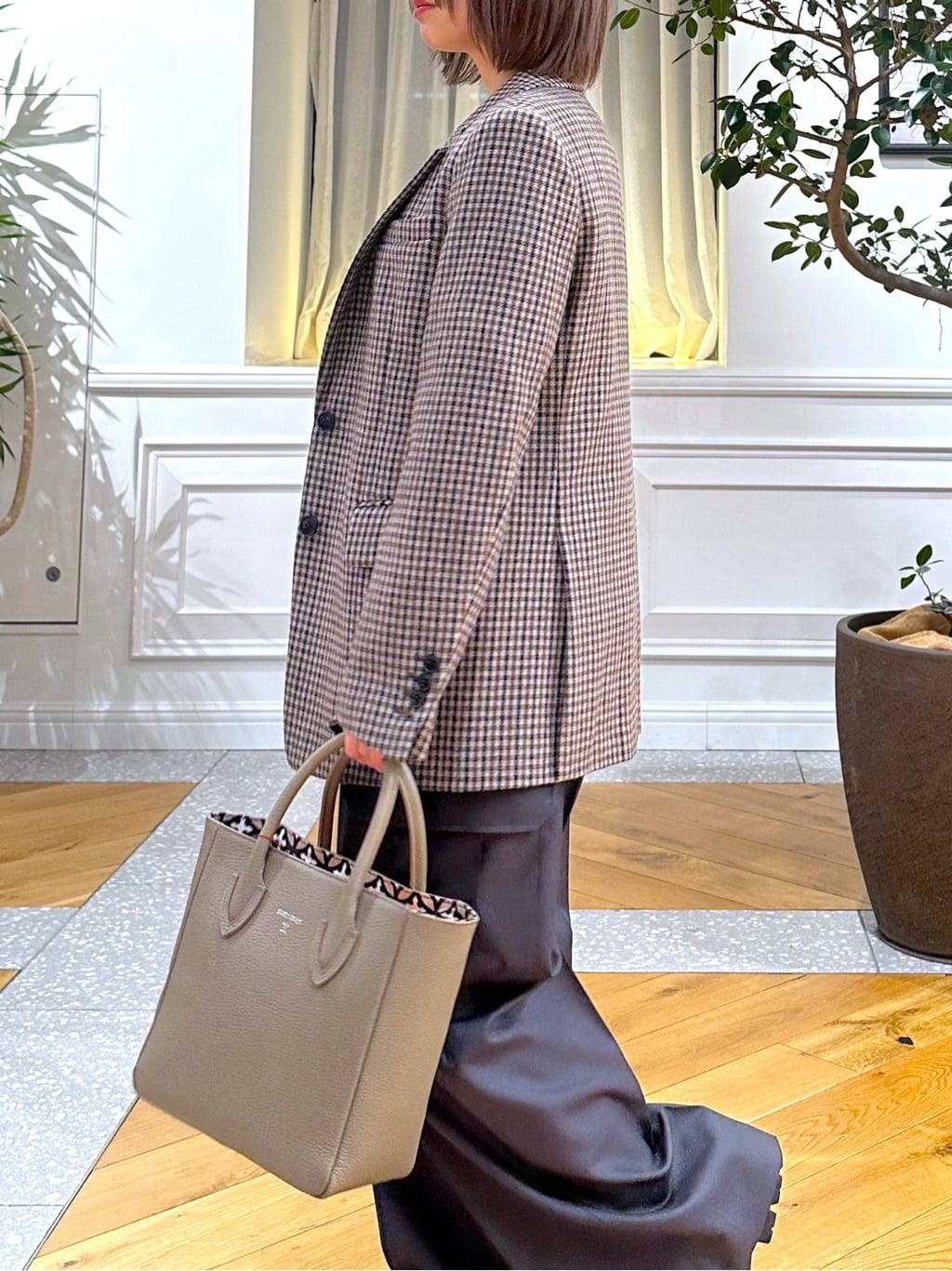 なべこさんの「DRESSTERIOR｜アルパカブレンドVネックニット」を使ったコーディネート