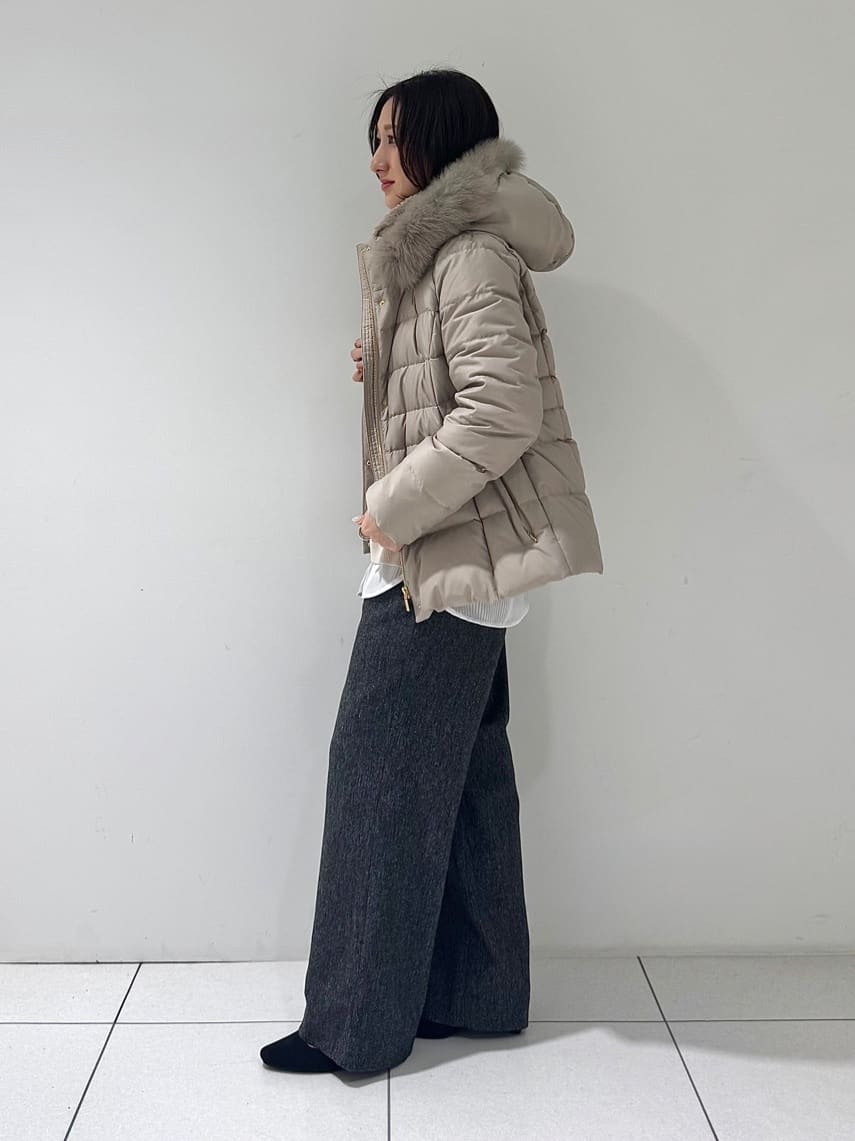 そんさんの「INDIVI｜【名品／撥水／抗菌防臭】ショート丈リサイクルダウンコート」を使ったコーディネート