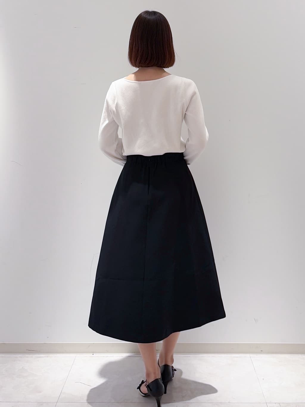 yurinaさんの「index｜ラメスカラップビジューデザインニット【洗濯機OK】《6col／S～LL》」を使ったコーディネート