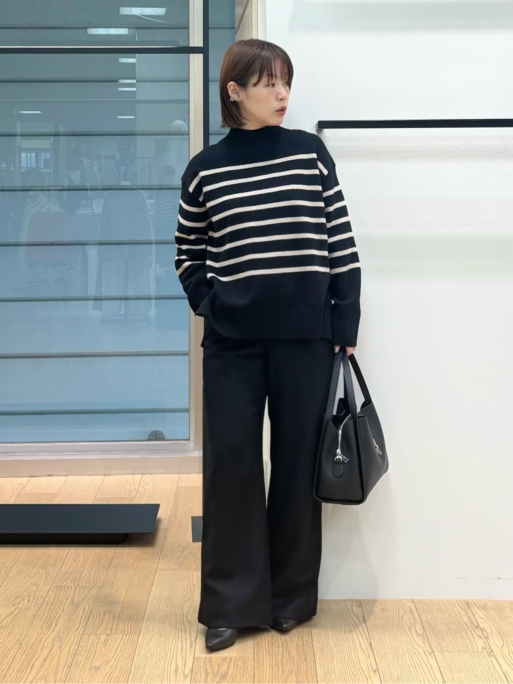 asamiさんの「INDIVI｜【褒められパンツ／ウール混】ウォームウール ワイドパンツ」を使ったコーディネート