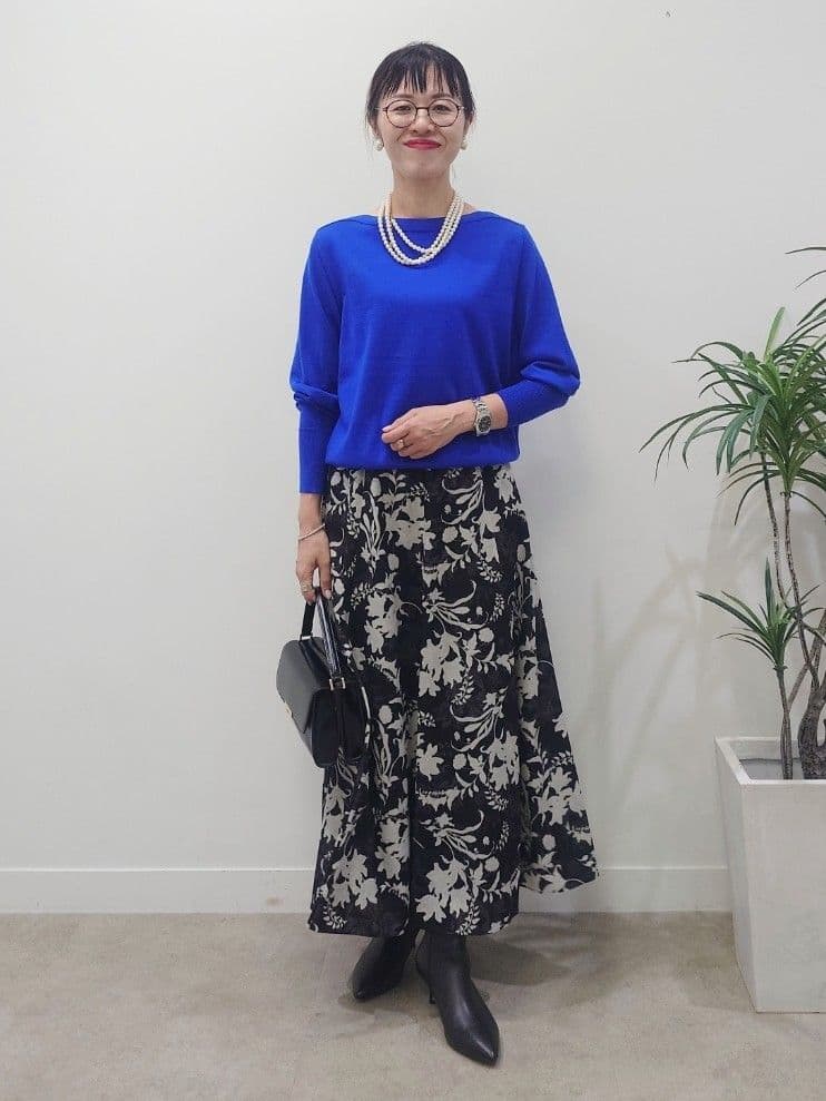 MUTSUKOさんの「UNTITLED｜【アンサンブル可/洗える】シルクウールカシミヤ ドルマンスリーブニット」を使ったコーディネート