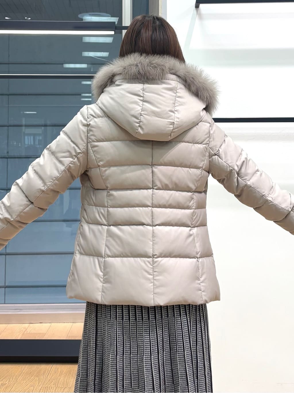 asamiさんの「INDIVI｜【洗える／カシミヤ混】ボトルネック ドルマンスリーブニット」を使ったコーディネート