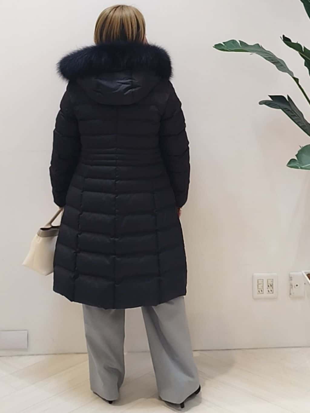 s u g iさんの「UNTITLED｜【はっ水機能/フード取り外し可/防寒】ロングダウンコート」を使ったコーディネート