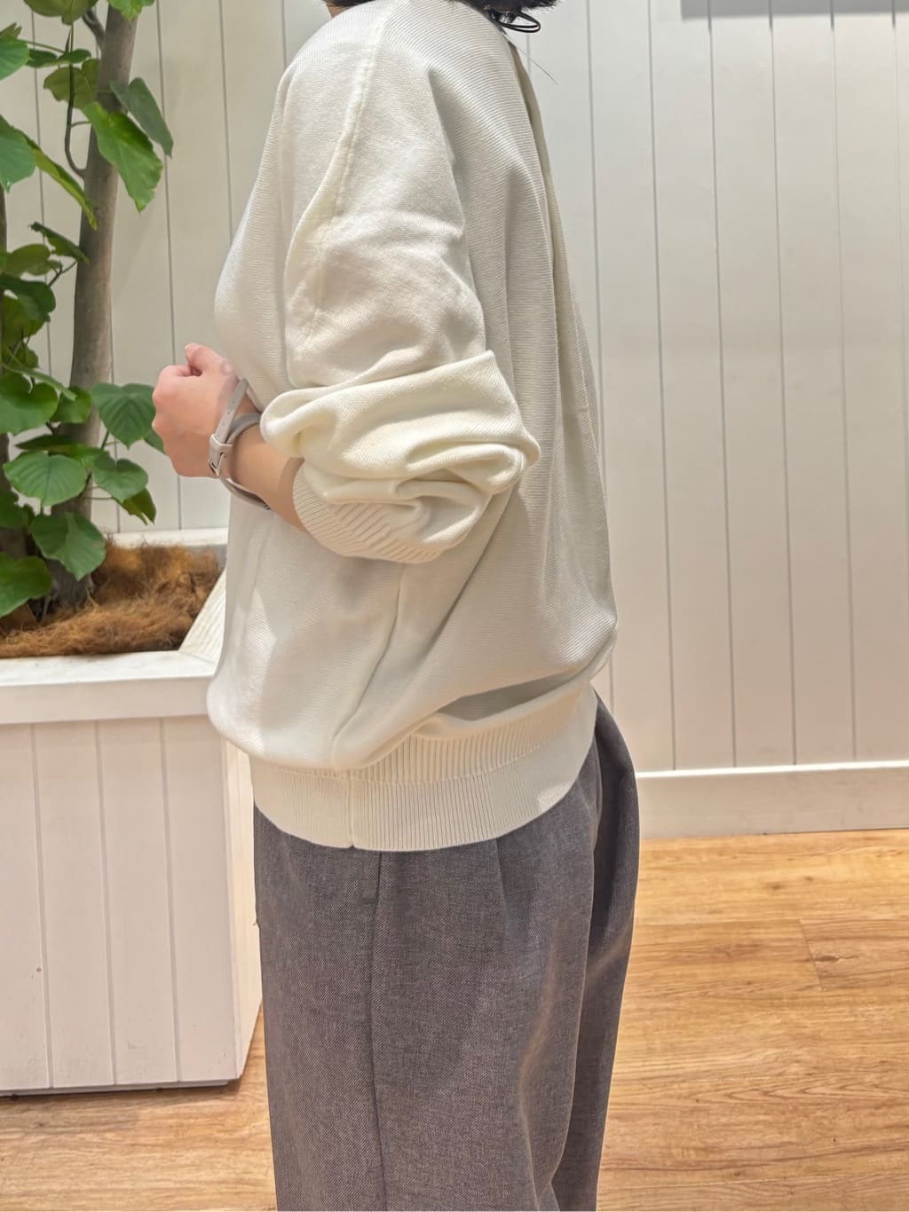 OKADAさんの「Dessin｜【洗える】ウールブレンド後ろボタンニット」を使ったコーディネート