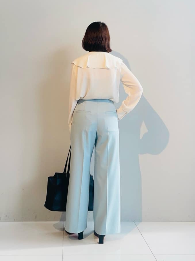 murayamaさんの「INDIVI｜【洗える】ラッフルサテンブラウス」を使ったコーディネート