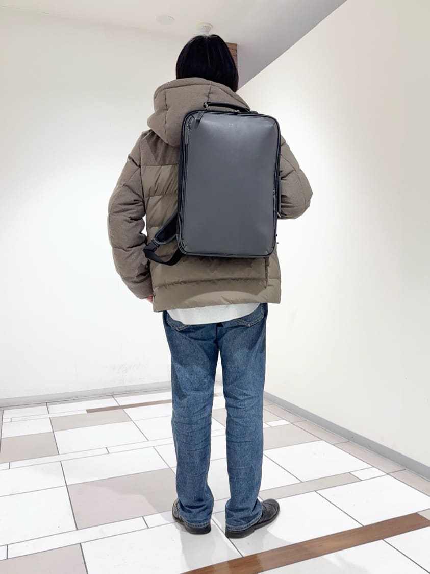 及川さんの「TAKEO KIKUCHI｜カラーコンビ ダウンブルゾン」を使ったコーディネート