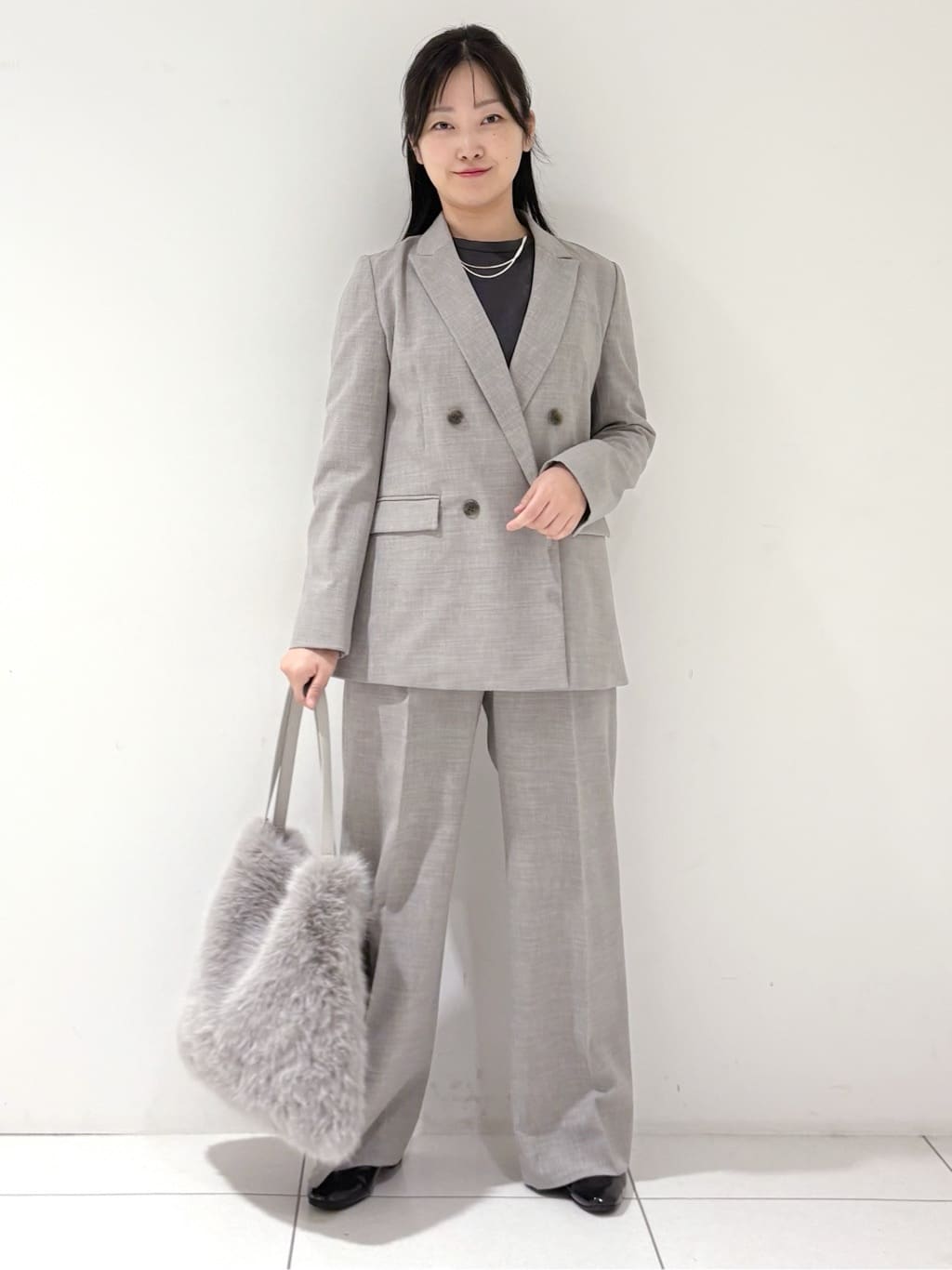 momokoさんの「INDIVI｜【洗える／セットアップ可能】凹凸ストレッチ素材ダブルジャケット」を使ったコーディネート