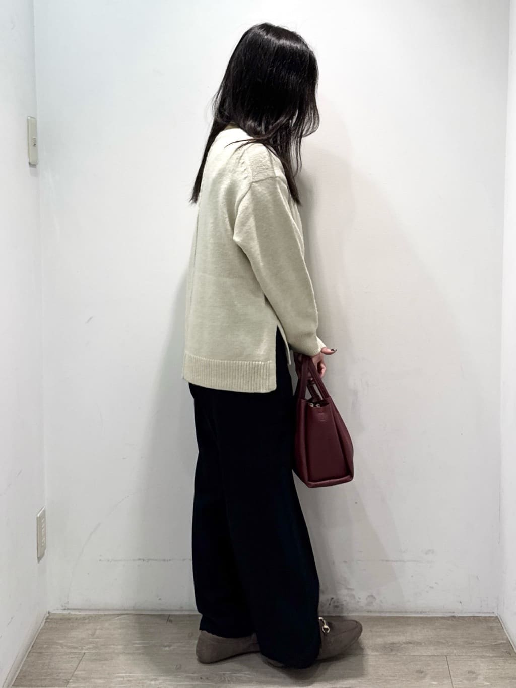 yuicciさんの「OPAQUE.CLIP｜リラクシークルーネックニット【洗濯機OK】」を使ったコーディネート