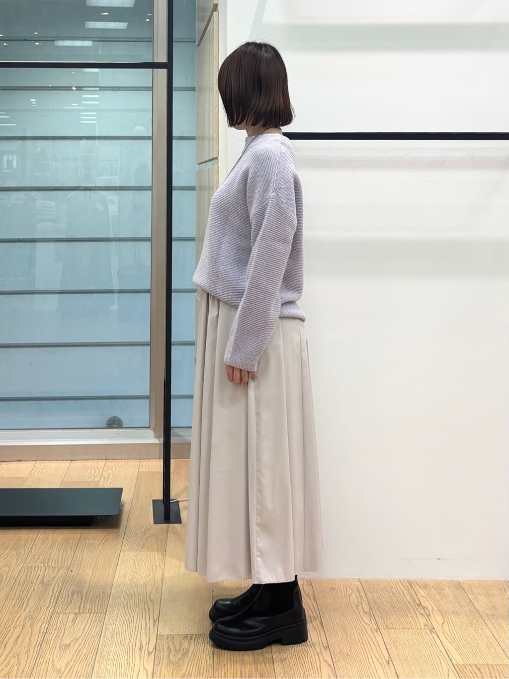 asamiさんの「INDIVI｜レザー調ギャザースカート」を使ったコーディネート