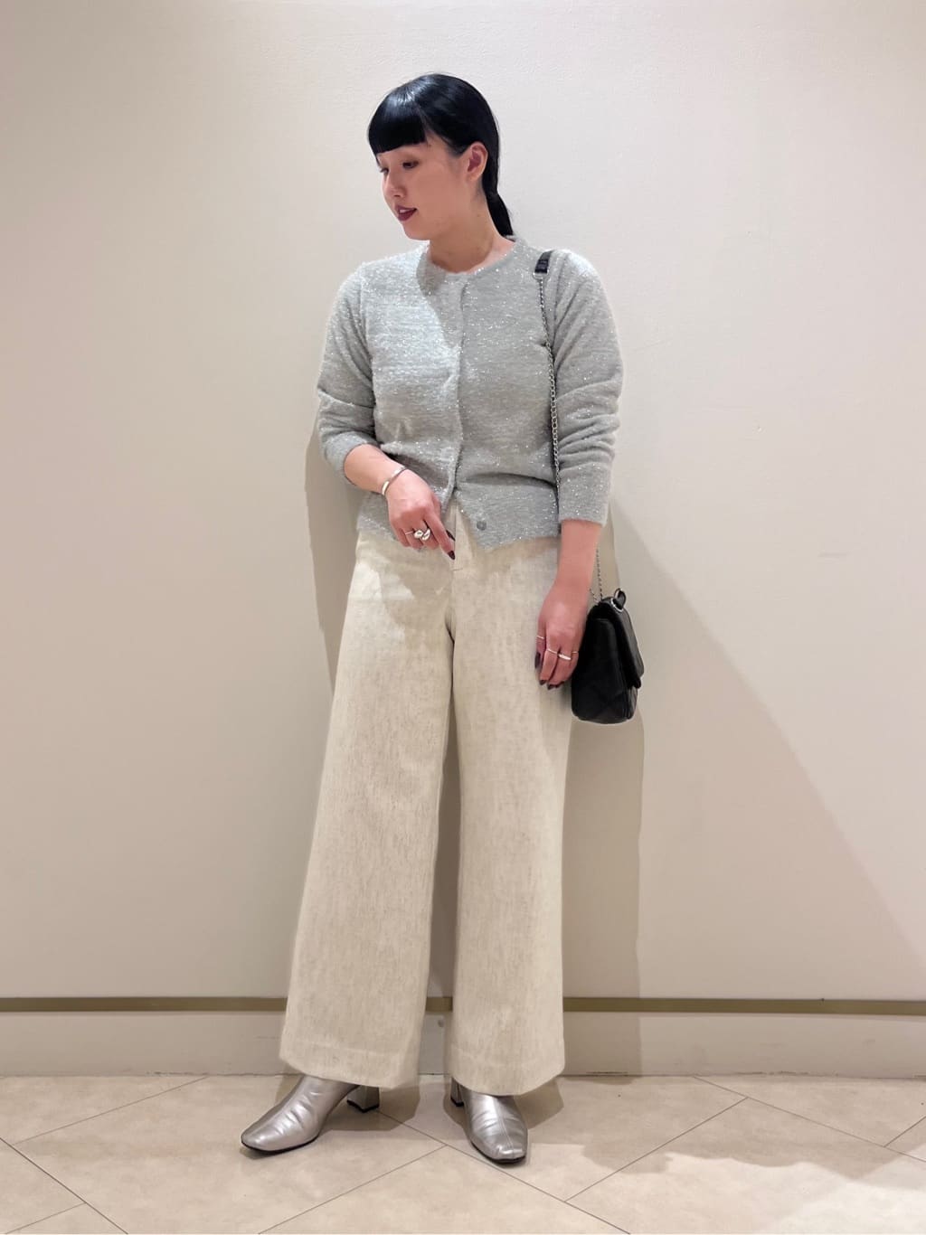 hasuさんの「INDIVI｜【洗える】ラメニットカーディガン」を使ったコーディネート