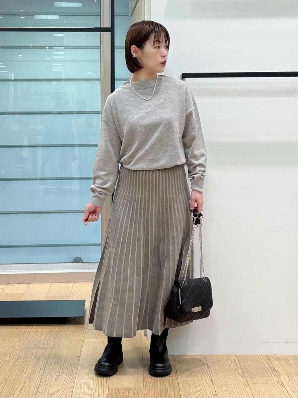 asamiさんの「INDIVI｜【洗える／カシミヤ混】ボトルネック ドルマンスリーブニット」を使ったコーディネート