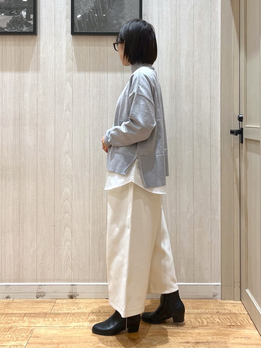 shirayuuuさんの「SHOO･LA･RUE｜【2点セット/洗濯機可/S-LL】着回しがきく もちもちハイネックニット+裾シャツインナー」を使ったコーディネート