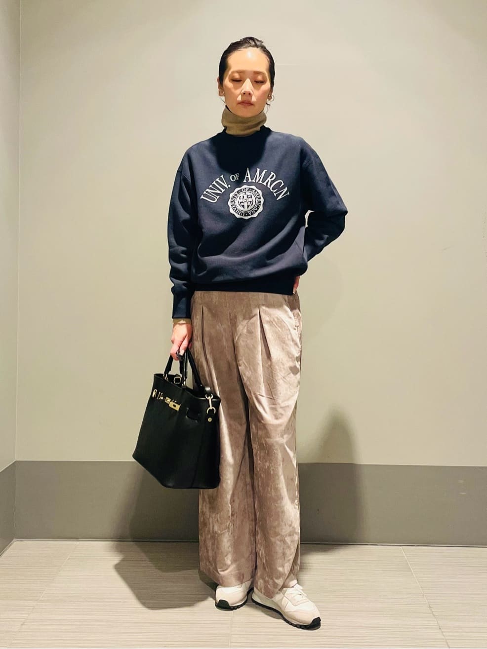 Annさんの「DRESSTERIOR｜ソフト別珍イージーパンツ」を使ったコーディネート