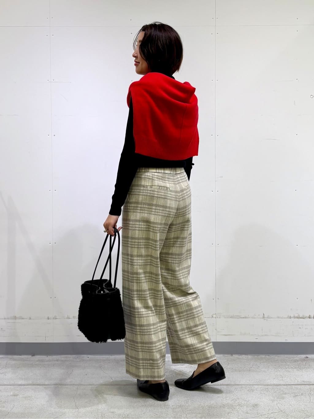 yuriさんの「INDIVI｜【洗える／毛玉になりにくい】エクストラファインウール リブタートルニット」を使ったコーディネート