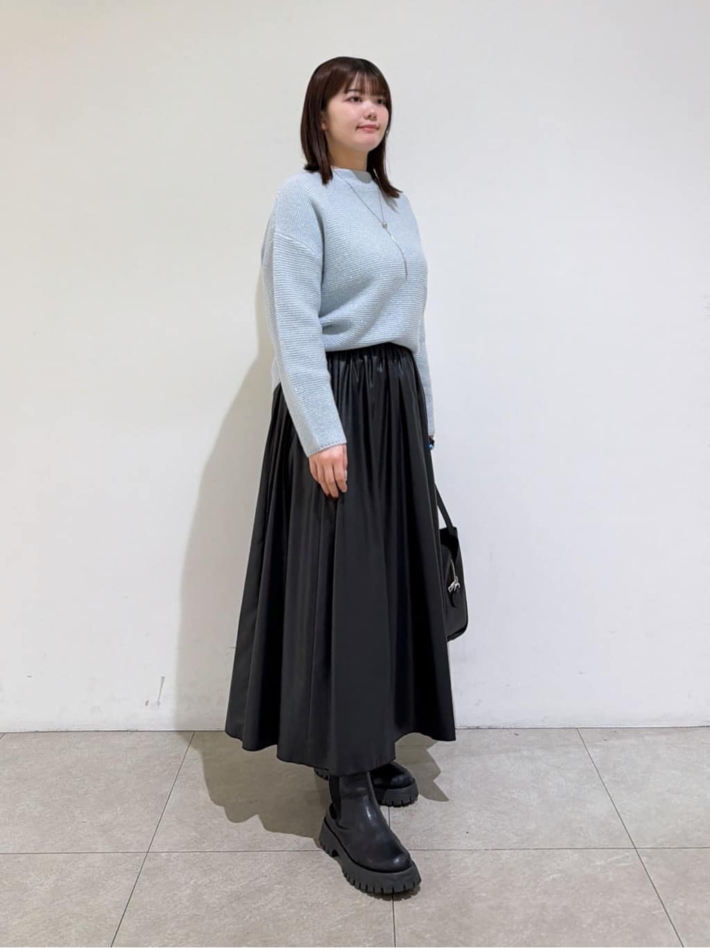 emikaさんの「INDIVI｜【洗える／大人ラメ】カラーMIXボトルネックニット」を使ったコーディネート