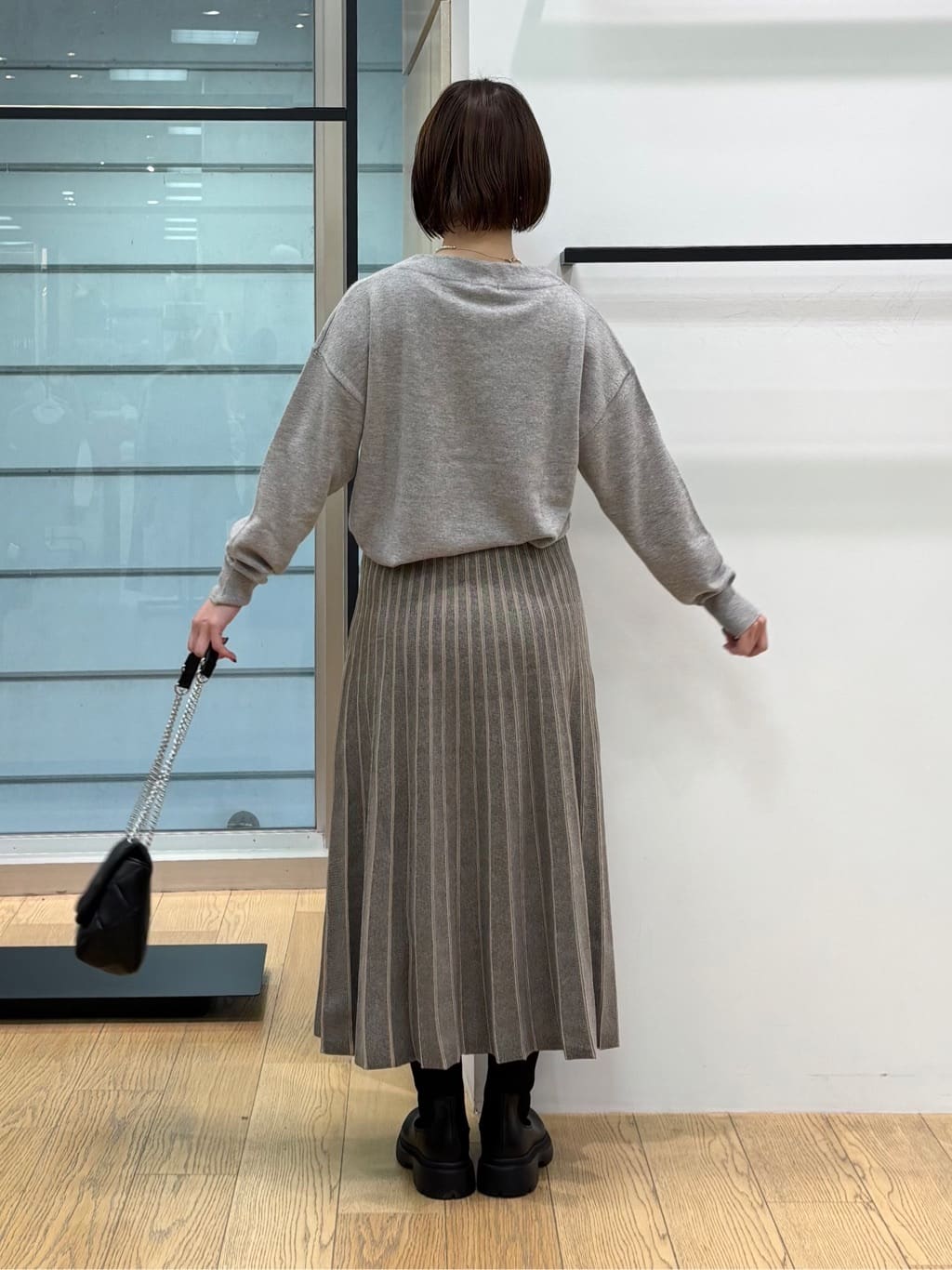 asamiさんの「INDIVI｜【洗える／カシミヤ混】ボトルネック ドルマンスリーブニット」を使ったコーディネート