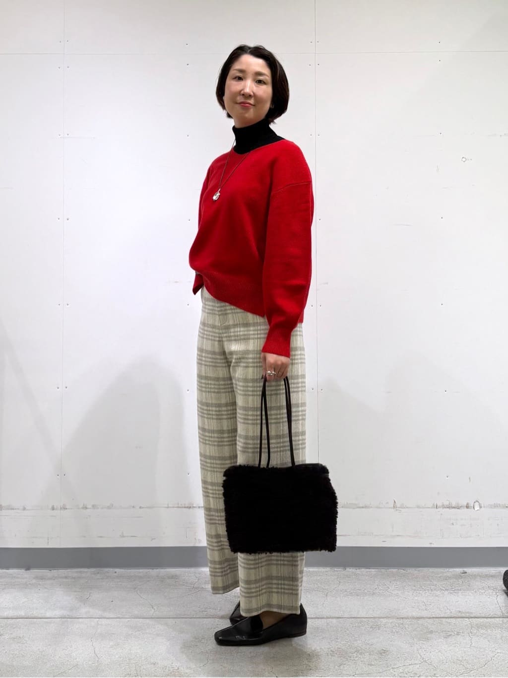 yuriさんの「INDIVI｜【洗える／毛玉になりにくい】エクストラファインウール リブタートルニット」を使ったコーディネート