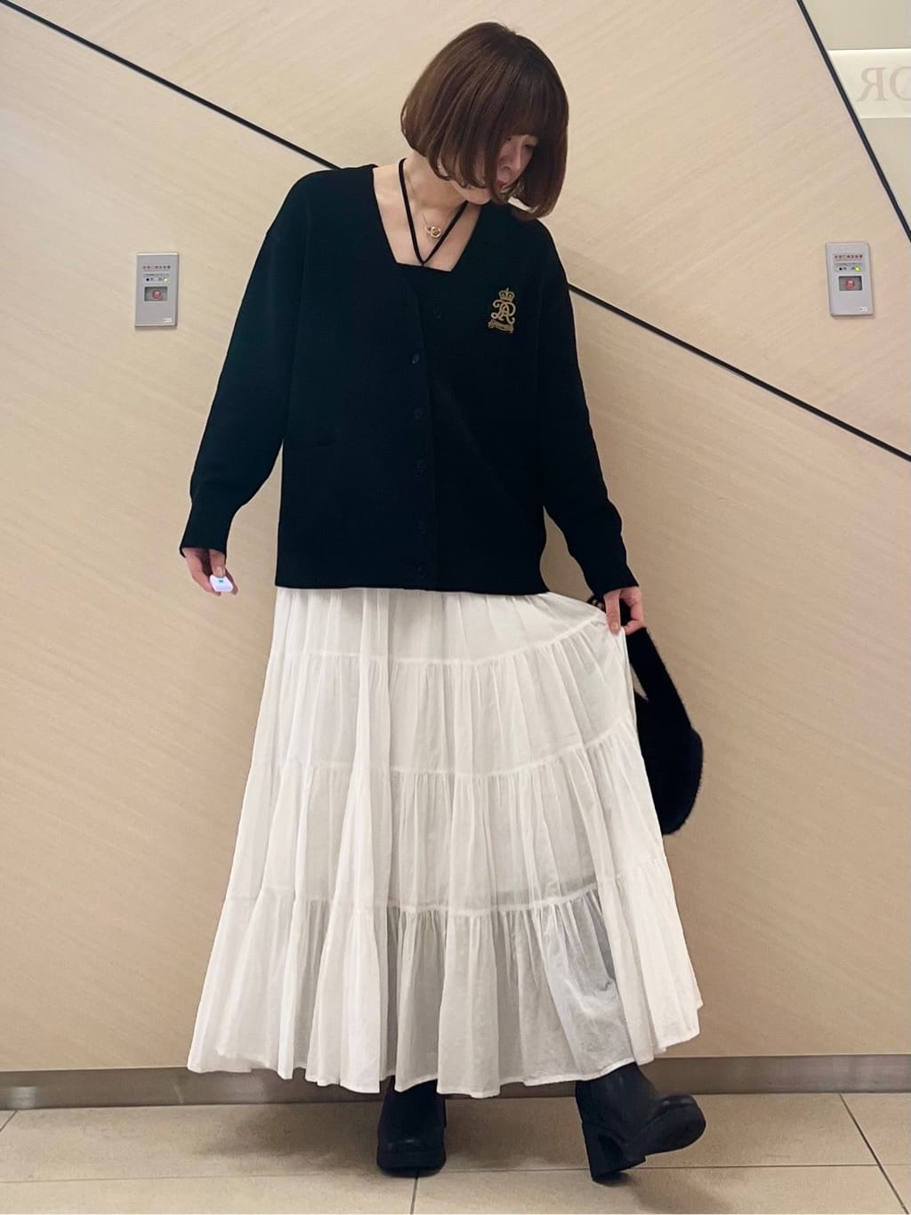 yahataさんの「DRESSTERIOR｜レタードニットカーディガン」を使ったコーディネート
