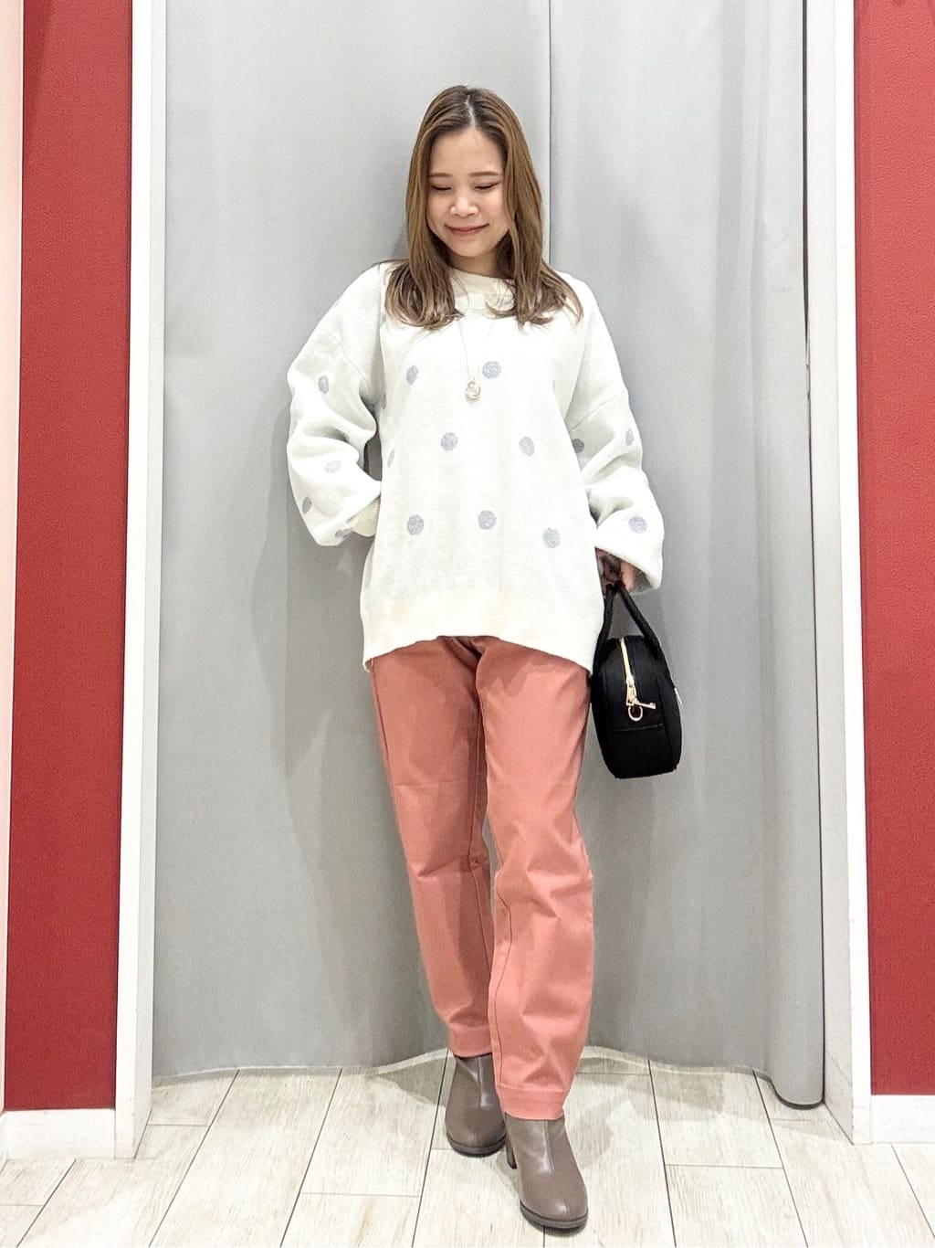 shioさんの「SHOO･LA･RUE｜【撥水/洗える】ショートフーディーダウン」を使ったコーディネート