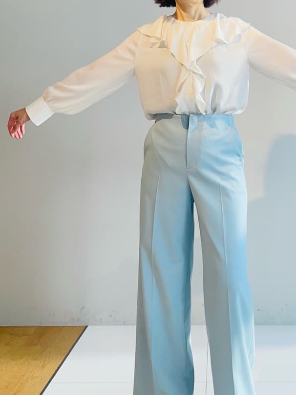murayamaさんの「INDIVI｜【洗える】ラッフルサテンブラウス」を使ったコーディネート