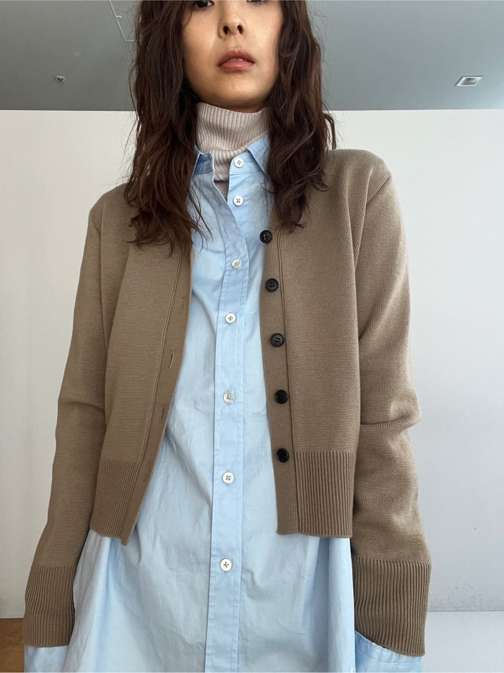 misaさんの「DRESSTERIOR｜シルクブレンドメリノウールリブプルオーバー」を使ったコーディネート