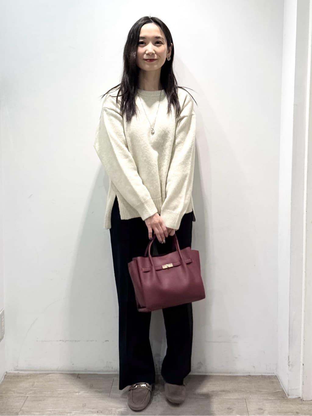 yuicciさんの「OPAQUE.CLIP｜リラクシークルーネックニット【洗濯機OK】」を使ったコーディネート