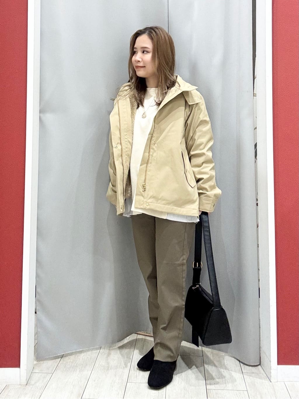 shioさんの「SHOO･LA･RUE｜【洗濯機可/S-LL/体型カバー】横姿もきれい見え スポンディッシュ Aライントップス」を使ったコーディネート