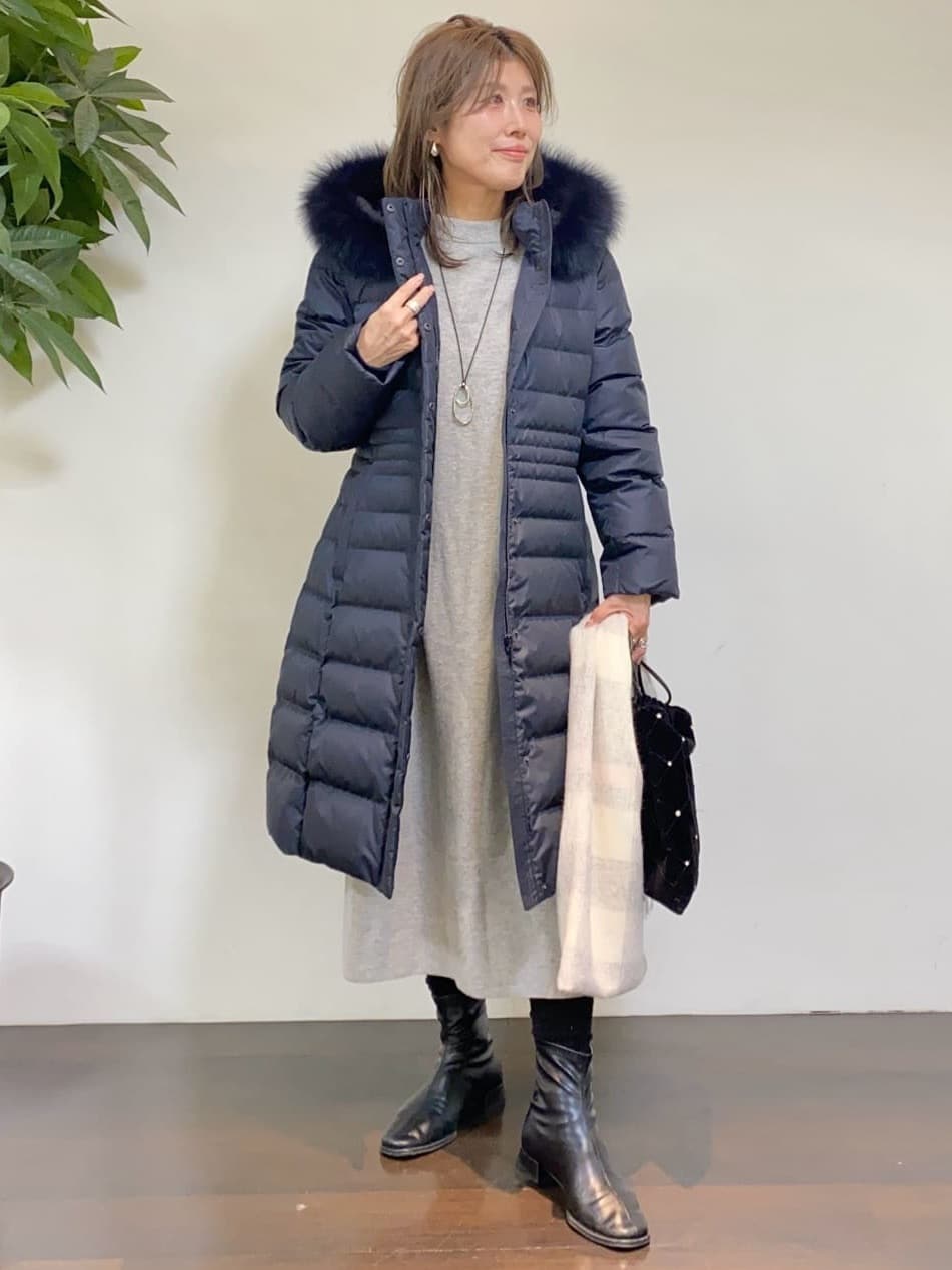 tomoさんの「UNTITLED｜【ロング丈/ゆったりシルエット】テントライン ニットワンピース」を使ったコーディネート