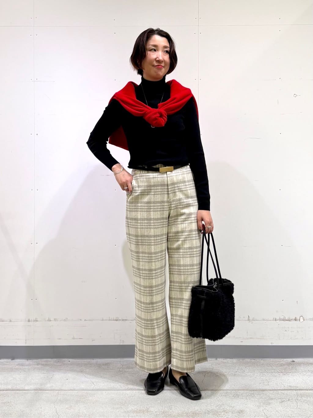yuriさんの「INDIVI｜【洗える／毛玉になりにくい】エクストラファインウール リブタートルニット」を使ったコーディネート