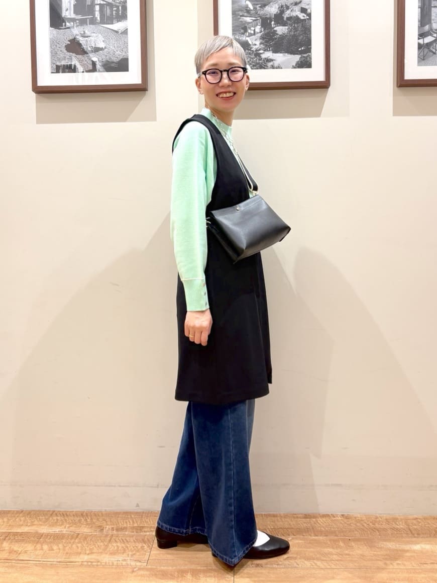 Ayumiさんの「SHOO･LA･RUE｜【洗濯機可/セットアップ可/S-3L】きちんと楽に。カットジョーゼット ロングジレ」を使ったコーディネート